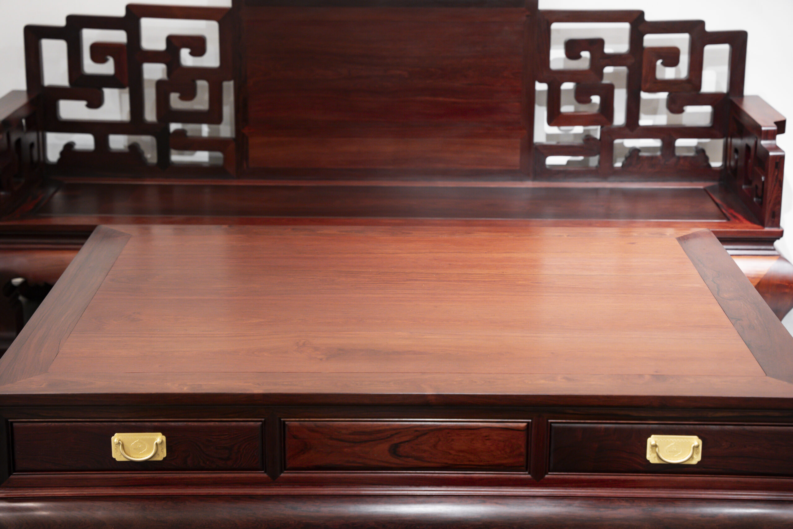 Bộ bàn ghế Sơn thủy gỗ Cẩm