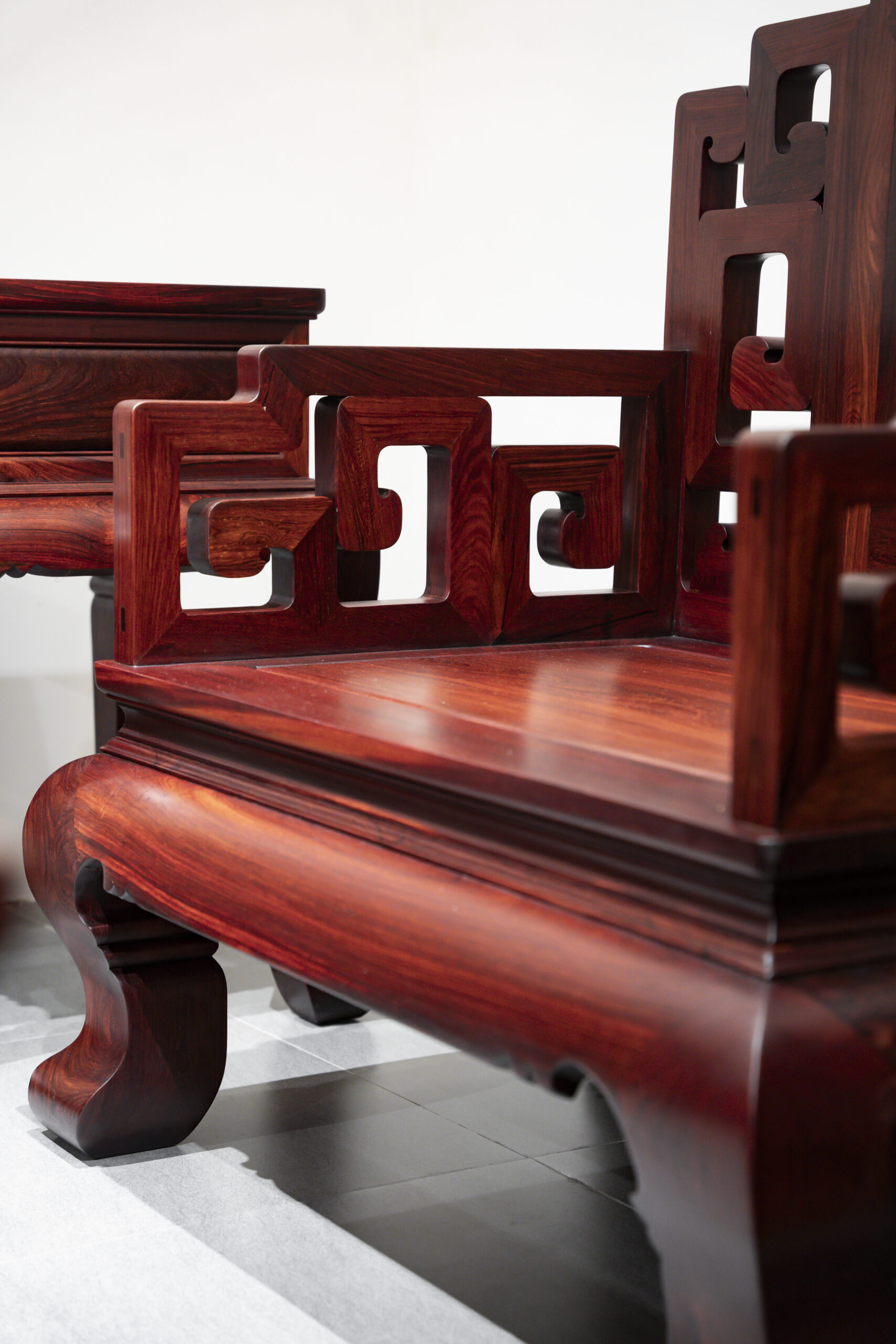 Bộ bàn ghế Sơn thủy gỗ Cẩm