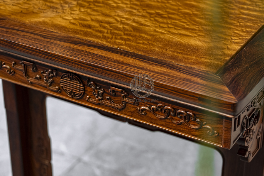 Bàn khung cẩm ván kim tơ