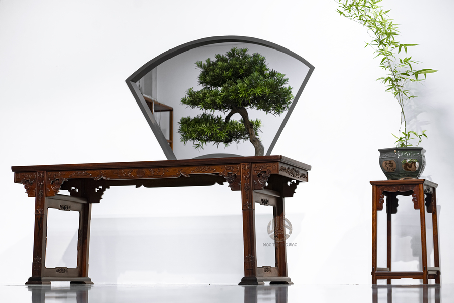 Bàn khung cẩm ván kim tơ