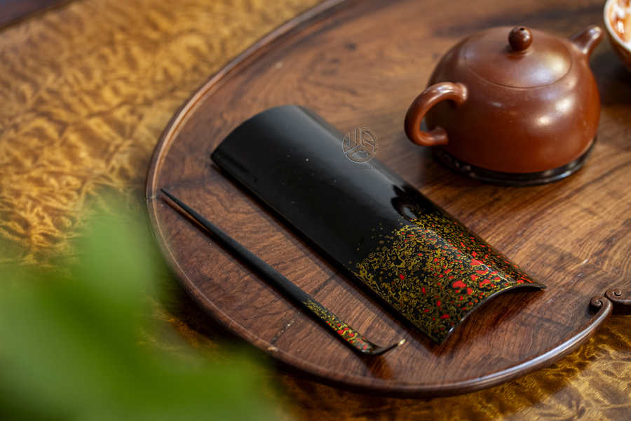 Bàn khung cẩm ván kim tơ