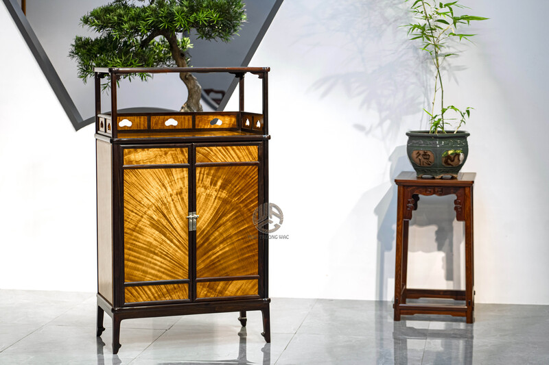 Tủ chữ A khung Trắc - ván Đinh Chun