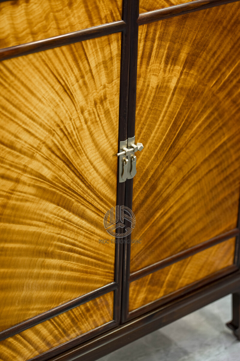 Tủ chữ A khung Trắc - ván Đinh Chun