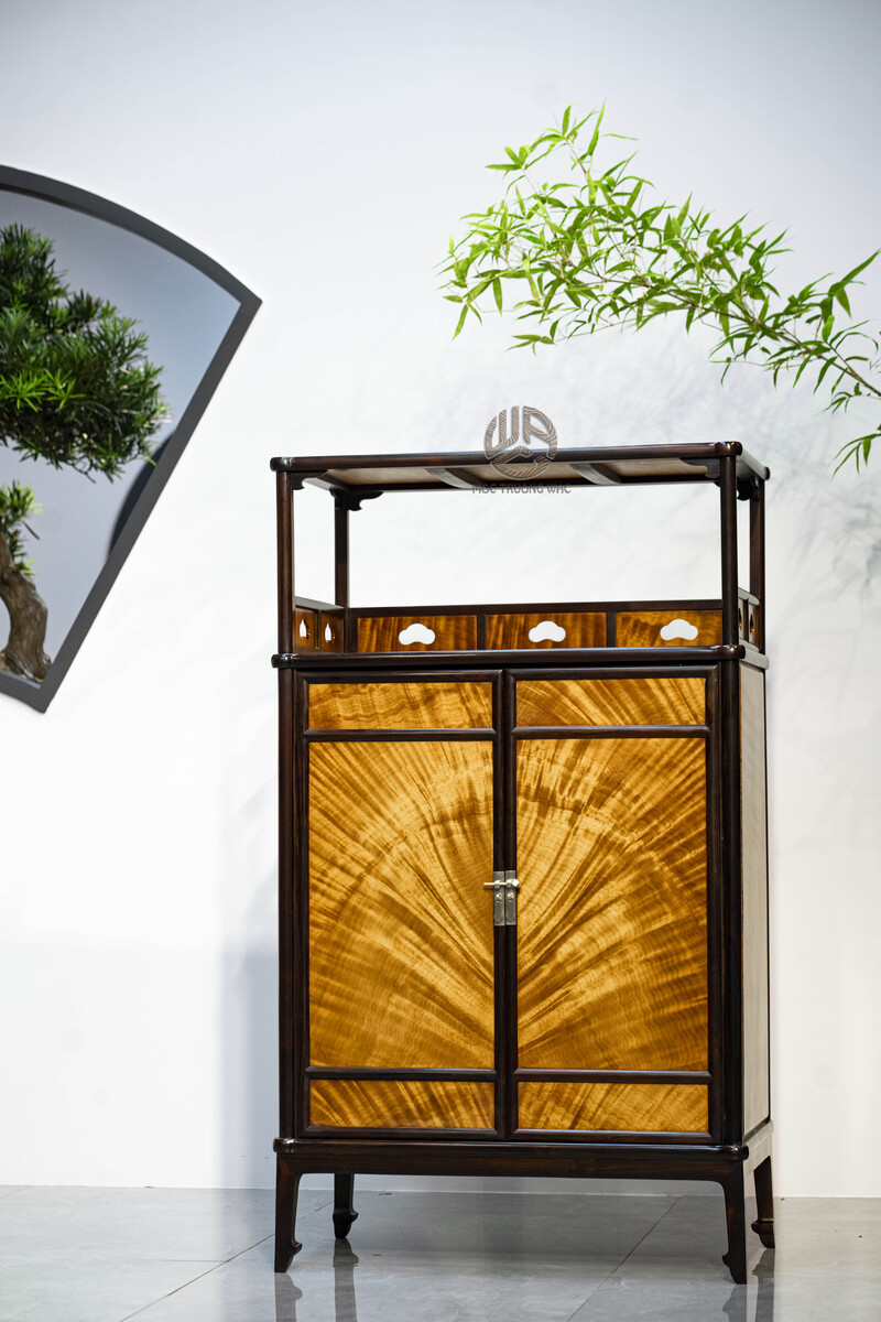 Tủ chữ A khung Trắc - ván Đinh Chun