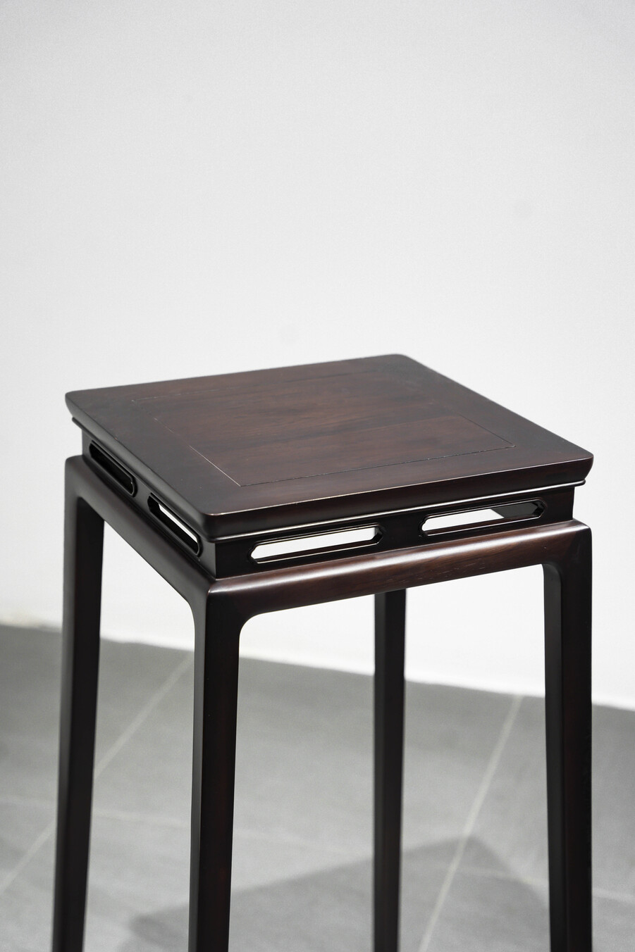 Đôn chữ A gỗ Gụ