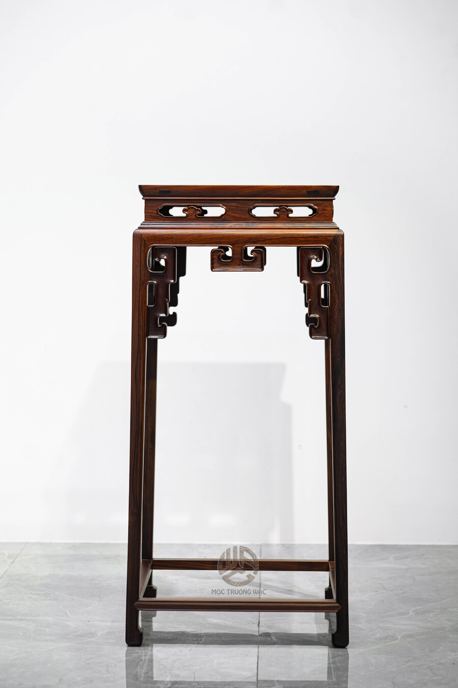 Đôn triện chân vuông gỗ Cẩm