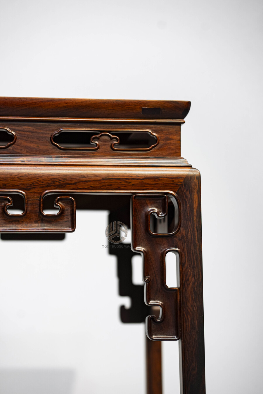 Đôn triện chân vuông gỗ Cẩm