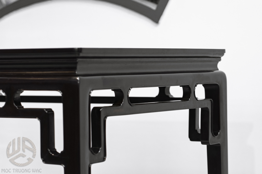 Bàn khung tử đàn mặt hương bông