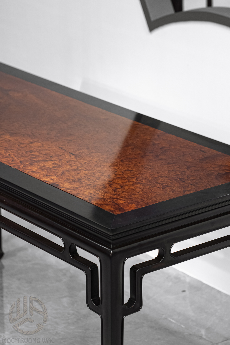 Bàn khung tử đàn mặt hương bông