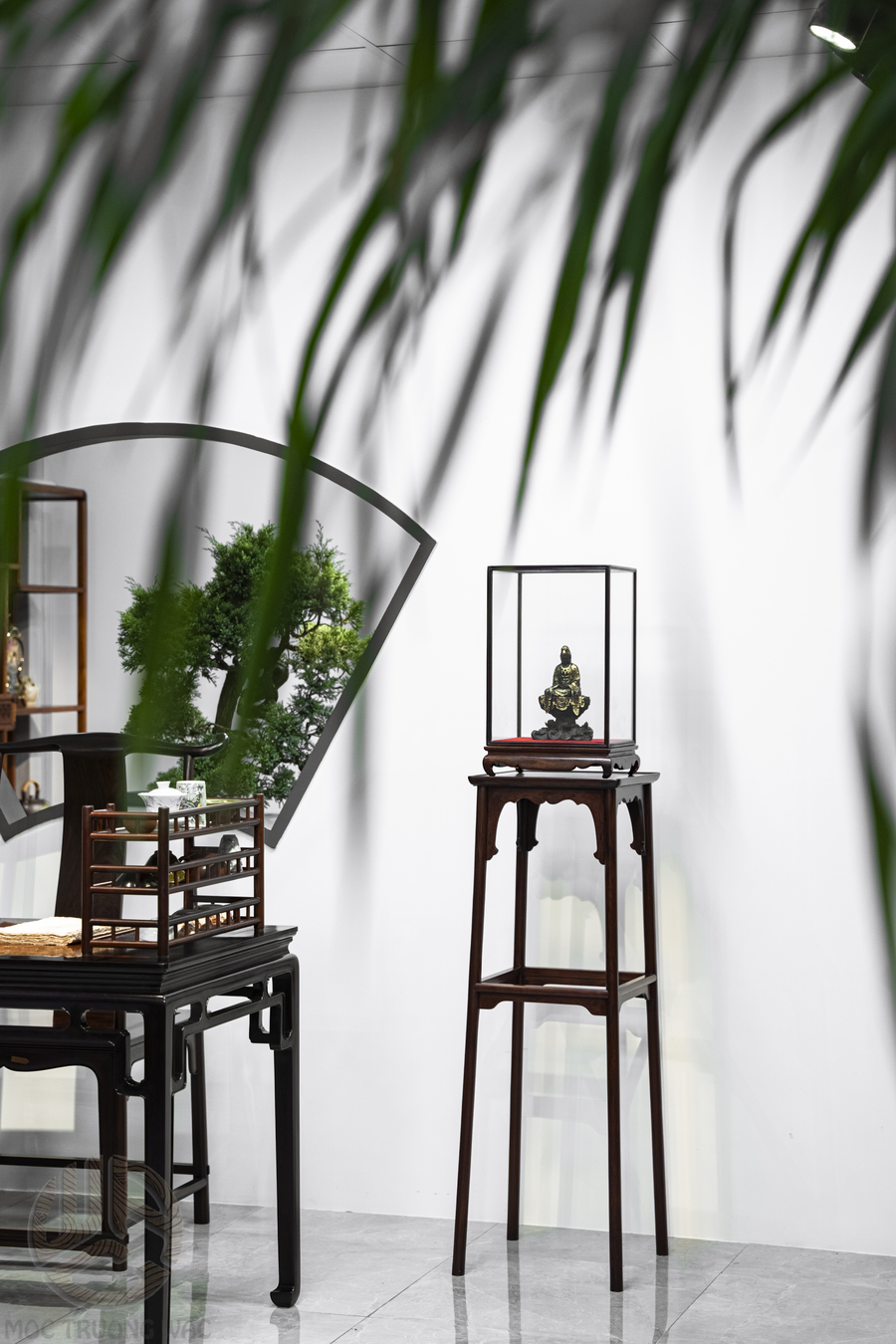 Bàn khung tử đàn mặt hương bông