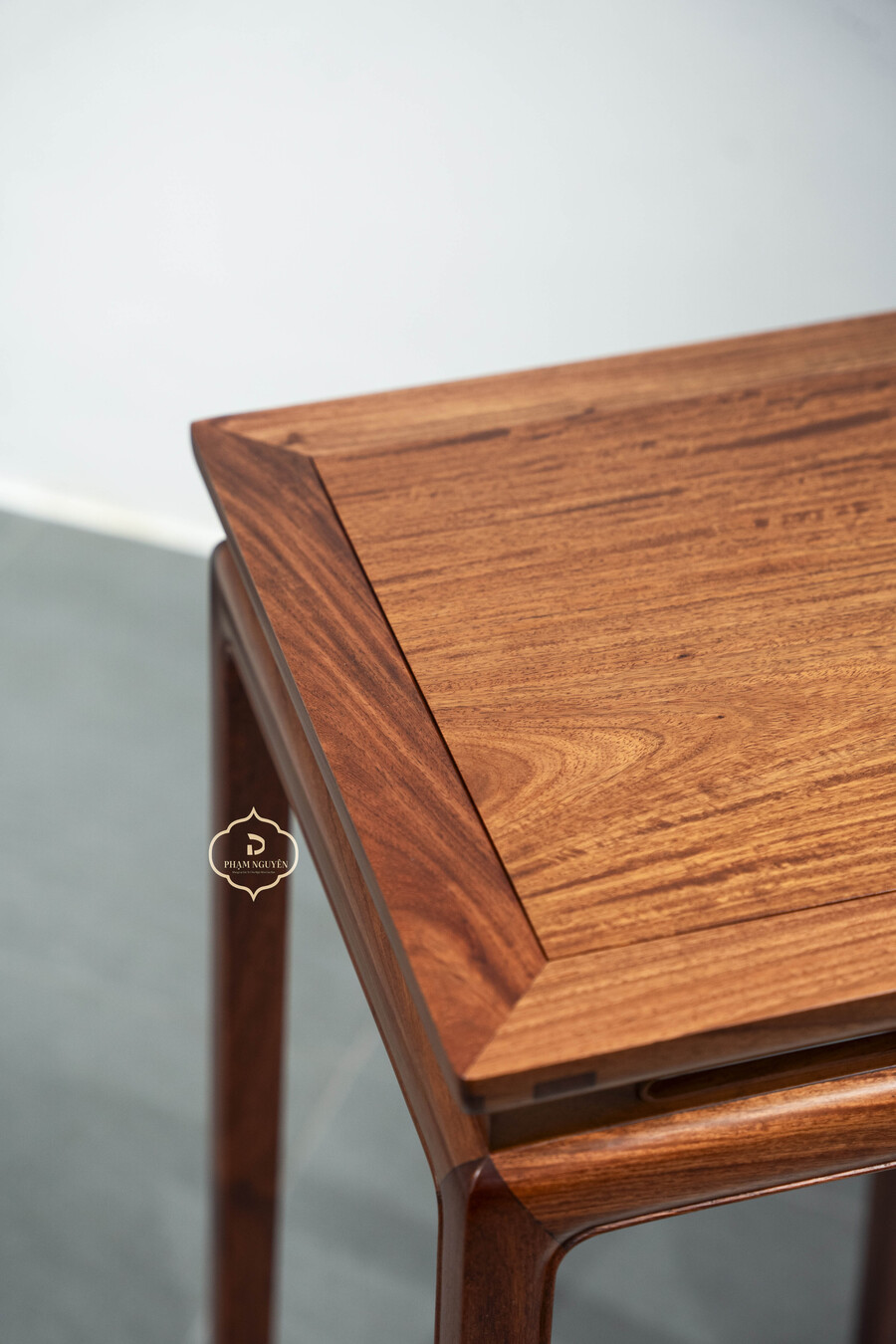 Đôn chữ A gỗ Hương Lào