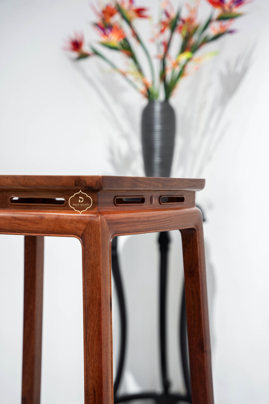 Đôn chữ A gỗ Hương Lào