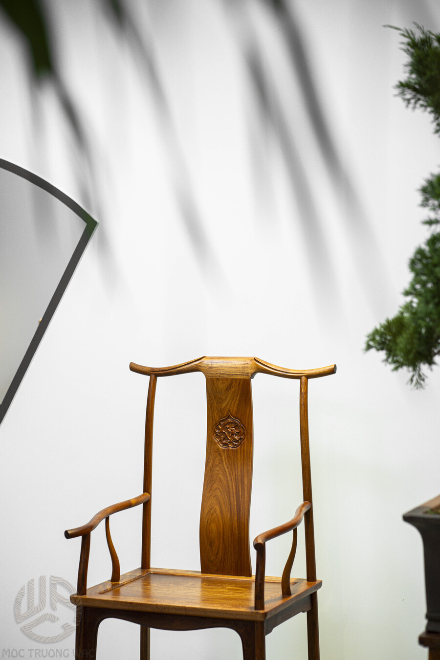 Ghế chủ gỗ Hương