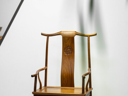 Ghế chủ gỗ Hương