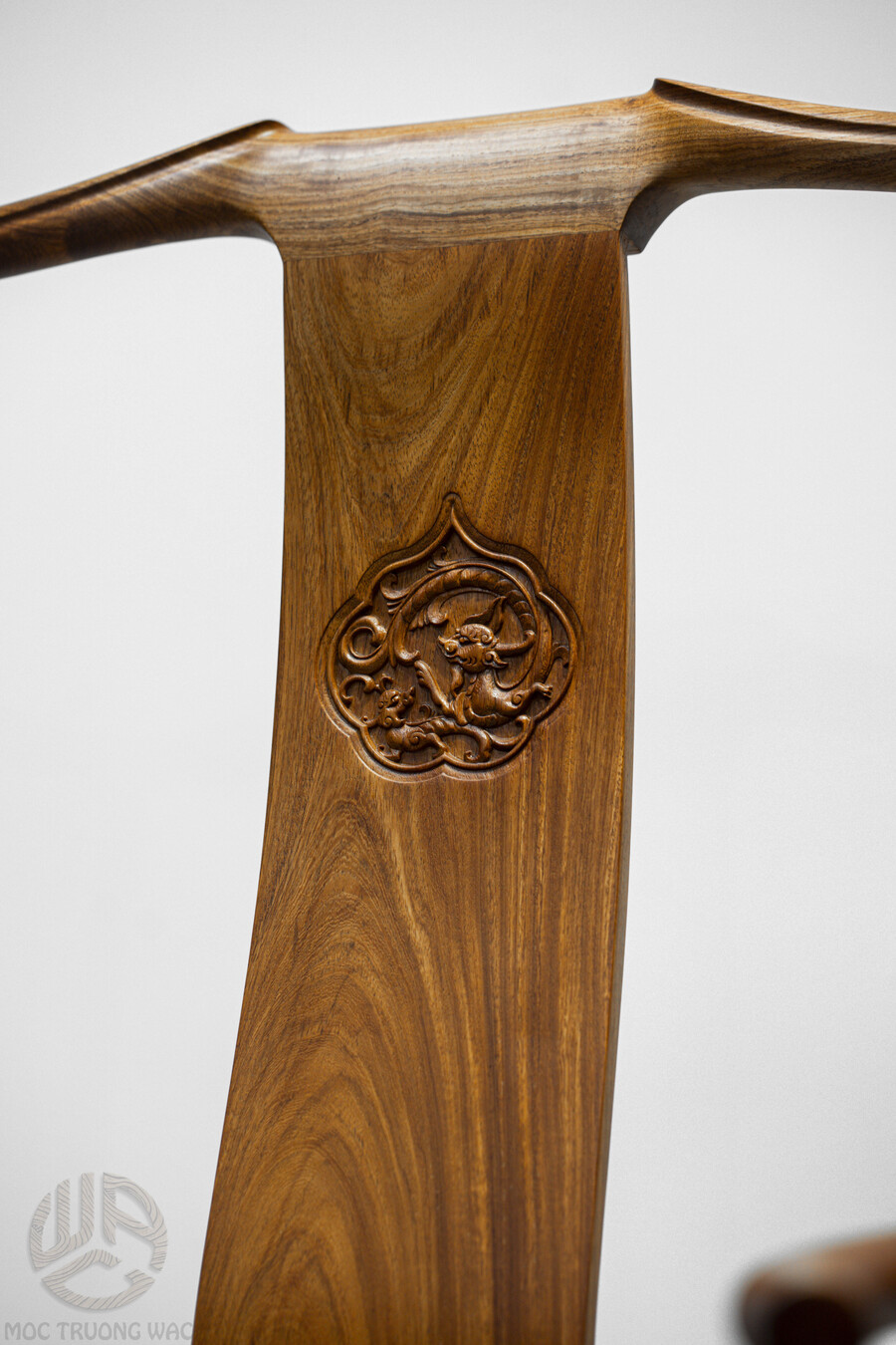 Ghế chủ gỗ Hương